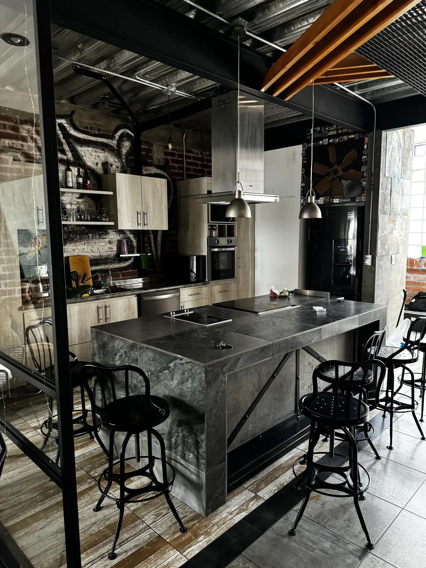 Constructora Celaya - Armonía Visual en Diseño de Cocina